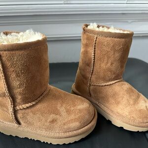 UGG Toddler Classic Short Chestnut Boots with Shearling- Size 7